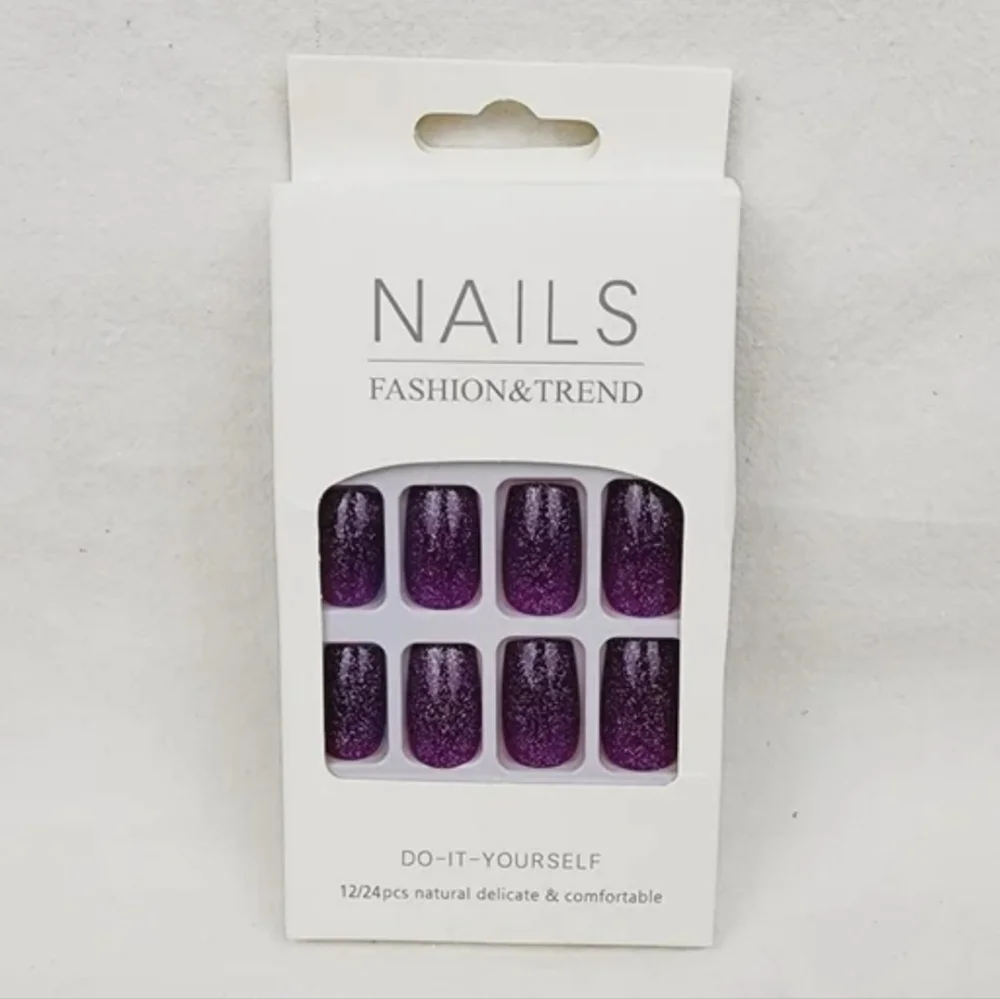 24 Pieces Fake Press On Nails